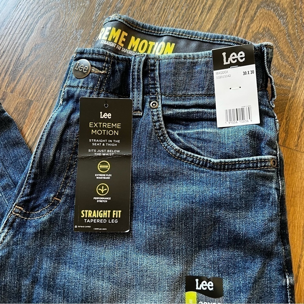 NWT Lee extreme motion straight fit tapered leg 30 x 30 jeans - Picture 6 of 6